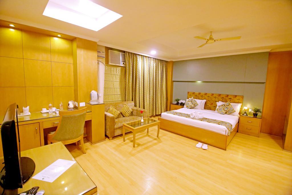 Chirag Residency Hotel New Delhi Exterior photo