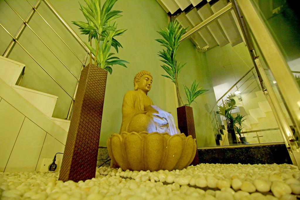 Chirag Residency Hotel New Delhi Exterior photo