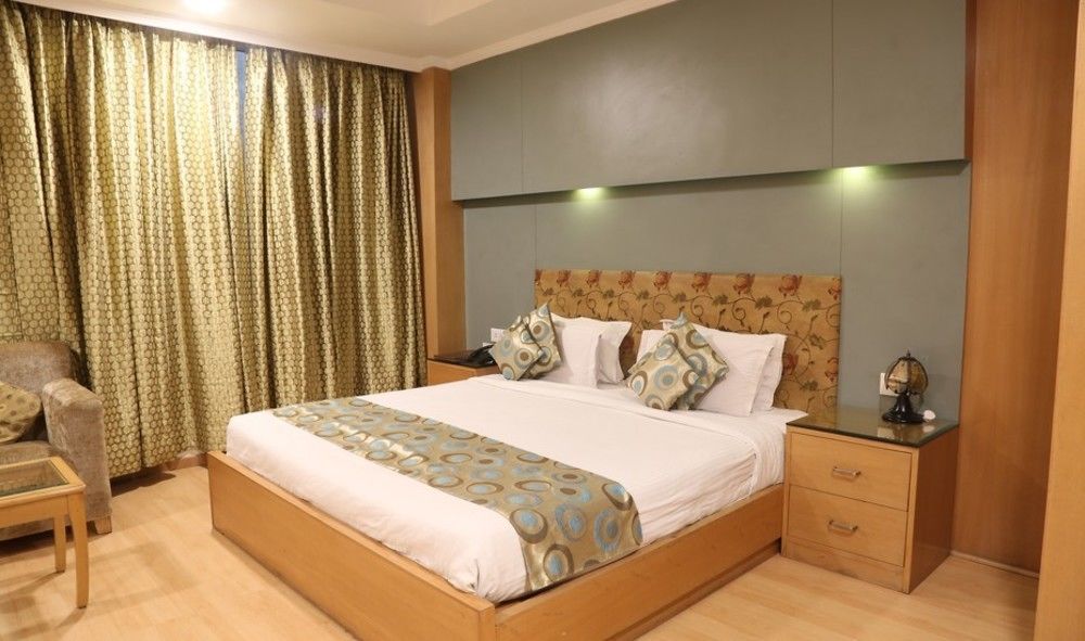 Chirag Residency Hotel New Delhi Exterior photo